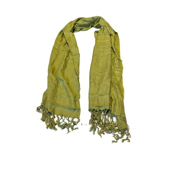 Long Fringed Women’s Green 100% Viscose Fine Shawl Scarf Head Covering 26.5”x76” - Picture 1 of 5